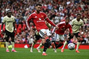 Bruno Fernandes Hits Hat-Trick as Man United Hammer Ipswich 5-2